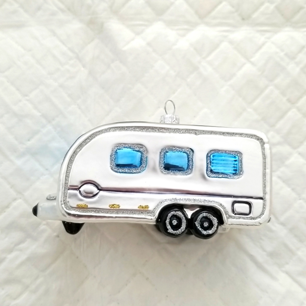 NWT GLASS TRAILER ORNAMENT